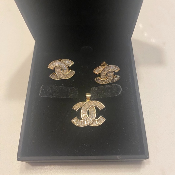 Chanel Gold Jewelry Set - Picture 1 of 3